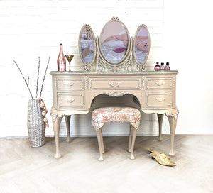 Olympus Dressing Table with Pearls