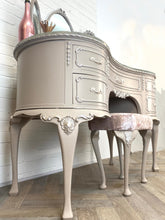 Olympus Dressing Table with Pearls